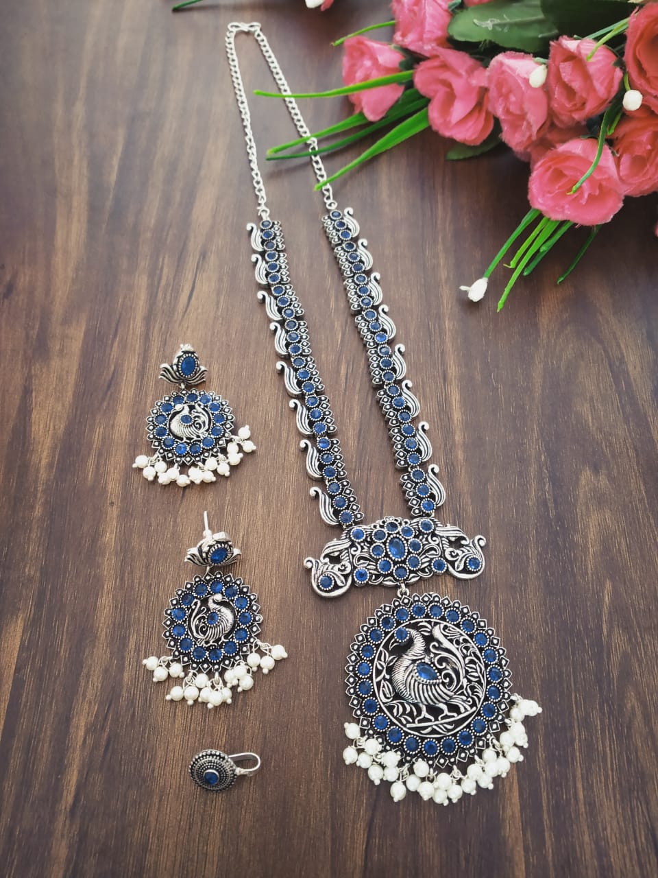 GS Necklace with Earrings and Nosepin