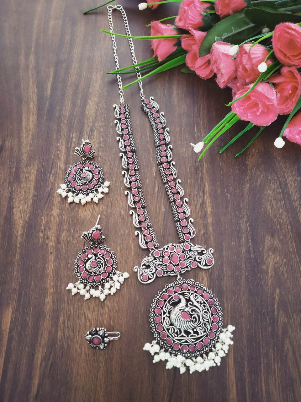 GS Necklace with Earrings and Nosepin