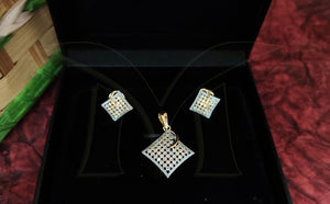 Pendent Set