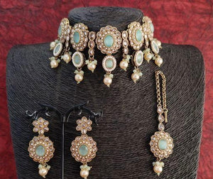 Antique Design Chokar (with Kundan) Set with Earrings and Mang Tikka