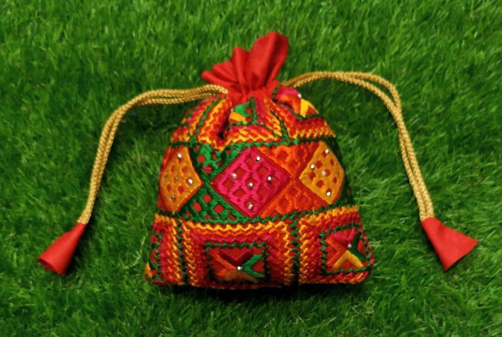 Hand Embroidred Phulkari Bag (Red)