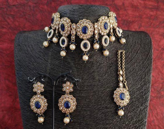 Antique Design Chokar (with Kundan) Set with Earrings and Mang Tikka