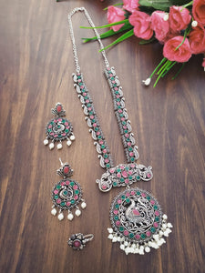 GS Necklace with Earrings and Nosepin